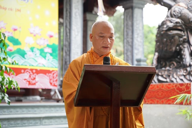 Thượng tọa Thích Chiếu Tuệ phát biểu khai mạc