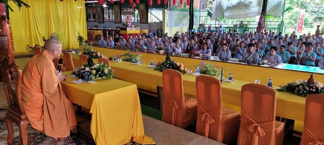 Đại chúng trao đổi Phật pháp