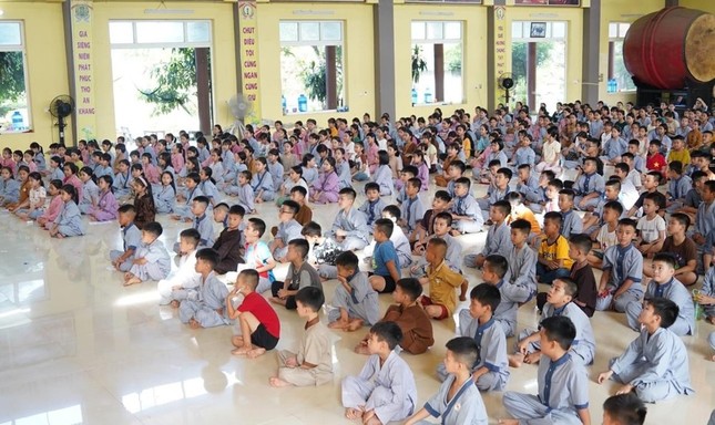 500 em học sinh tham gia khóa tu mùa hè
