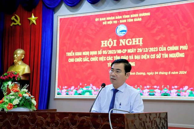 Ông Nguyễn Văn Minh nêu những thành tựu về văn hóa, kinh tế, xã hội của tỉnh