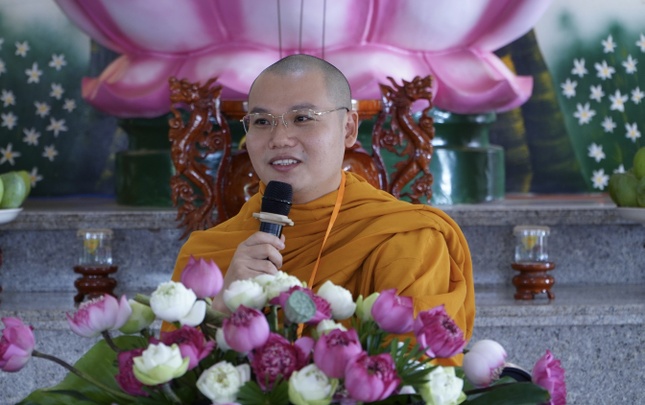 Đại đức Thích Giác Minh Lực thuyết giảng đề tài “Chữ pháp trong Phật pháp”