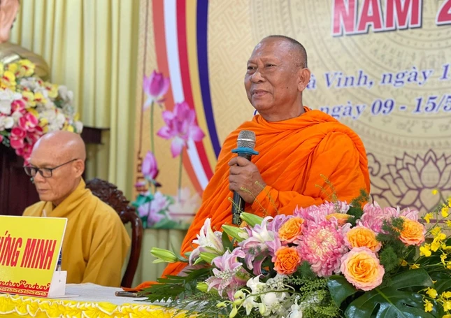 Hòa thượng Thạch Sok Xane ban đạo từ