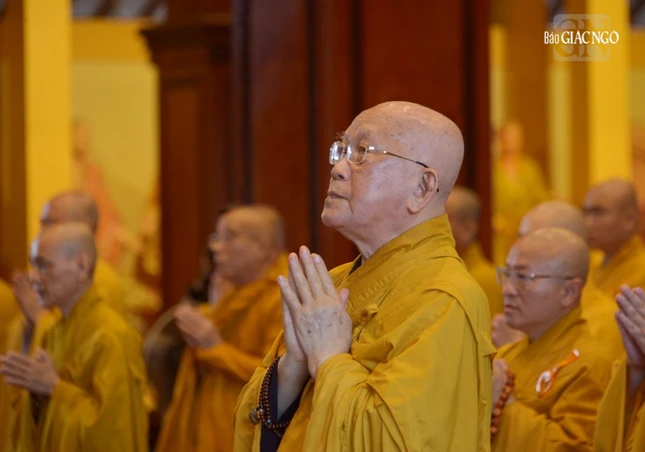 Mỗi vị xuất gia đều trở về trong ngày trưởng tịnh theo Đức Phật chế định