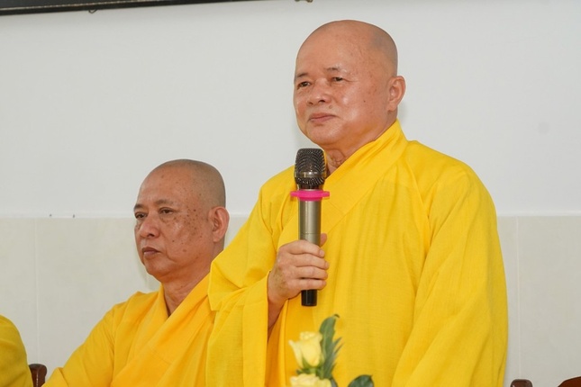 Hòa thượng Thích Đồng Nguyện có đôi lời sách tấn chư hành giả Ni