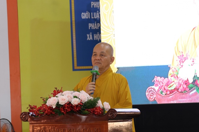 Hòa thượng Thích Minh Thiện phát biểu chỉ đạo