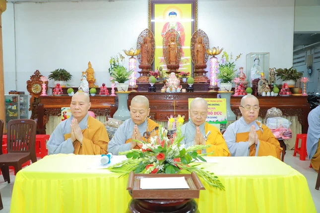 Chư Ni Phân ban Ni giới T.Ư tại chùa Phổ Đức, tỉnh Tiền Giang