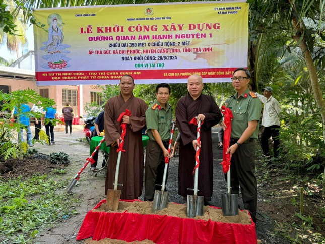Công trình do Đạo tràng Phật tử chùa Quan Âm hỗ trợ chi phí - Ảnh: L.B Công trình do Đạo tràng Phật tử chùa Quan Âm hỗ trợ chi phí - Ảnh: L.B