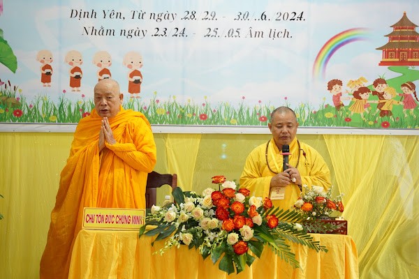 Chứng minh, tham dự