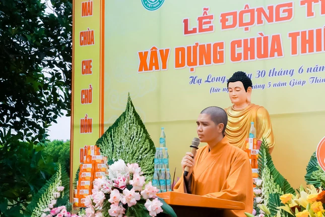 Đại đức Thích Khai Từ báo cáo dự án tu bổ, tôn tạo di tích chùa Thiên Bang