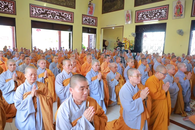 Chư hành giả trường hạ Bình Quang Ni tự (tỉnh Bình Thuận) Chư hành giả trường hạ Bình Quang Ni tự (tỉnh Bình Thuận)