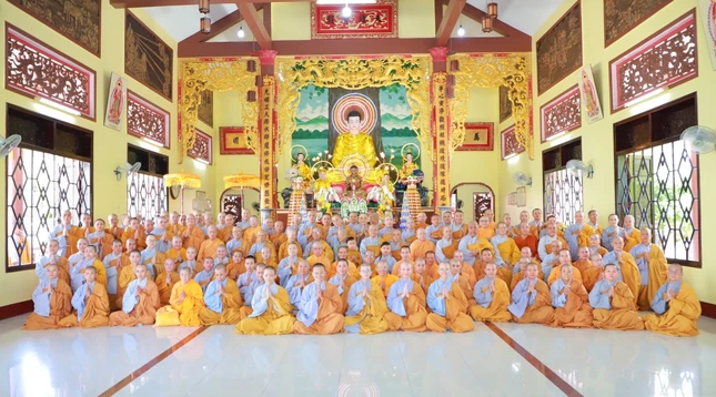 Tại trường hạ Bình Quang Ni tự Tại trường hạ Bình Quang Ni tự