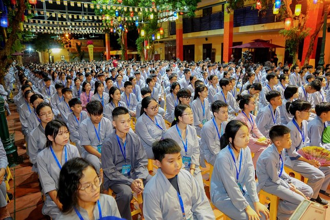 Hòa thượng Thích Bảo Nghiêm ban đạo từ tại lễ khai giảng khóa tu