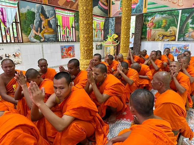 Các vị Sa-di trong giới đàn truyền giới Tỳ-kheo