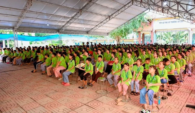 Hơn 600 tu sinh tham gia khóa tu mùa hè "Con về bên Phật"