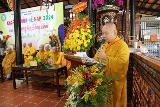 Thượng tọa Thích Trung Nguyện phát biểu cảm tạ