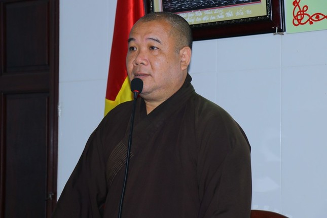 Thượng tọa Thích Trí chủ trì buổi họp