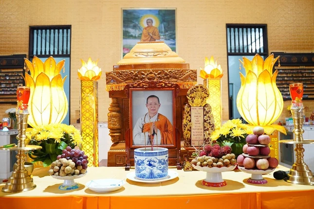 Di ảnh Ni trưởng Thích nữ Như Minh