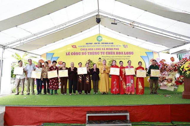 Tuyên dương các cá nhân tích cực trong công tác trùng tu chùa Hòa Long