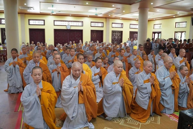 Hành giả trường hạ chùa Đại Thành - Trụ sở Ban Trị sự GHPGVN tỉnh Bắc Ninh Hành giả trường hạ chùa Đại Thành - Trụ sở Ban Trị sự GHPGVN tỉnh Bắc Ninh