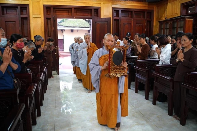 Đoàn Phân ban Ni giới T.Ư tại trường hạ chùa Pháp Điện (tỉnh Hưng Yên) Đoàn Phân ban Ni giới T.Ư tại trường hạ chùa Pháp Điện (tỉnh Hưng Yên)