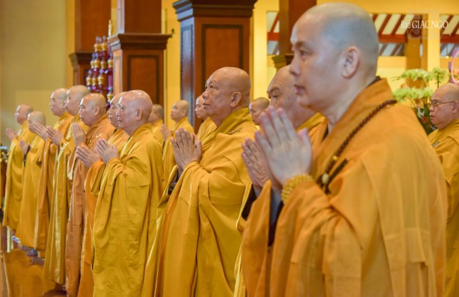 Thành kính trong ngày trưởng tịnh