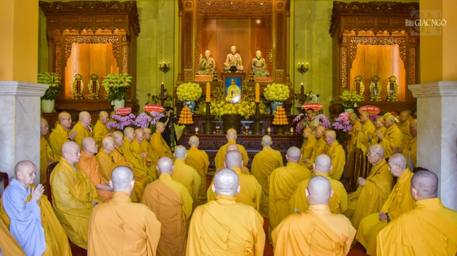 Quang cảnh lễ tưởng niệm tại Tổ đường Việt Nam Quốc Tự Quang cảnh lễ tưởng niệm tại Tổ đường Việt Nam Quốc Tự