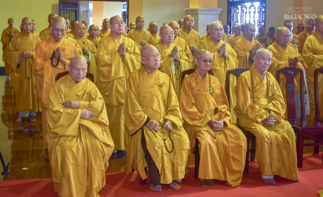 Chư vị giáo phẩm Hội đồng Chứng minh Chư vị giáo phẩm Hội đồng Chứng minh