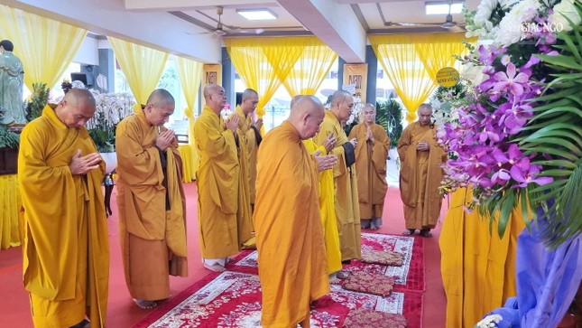 Đoàn Ban Trị sự GHPGVN tỉnh An Giang tưởng niệm Giác linh Hòa thượng Thích Huệ Trí Đoàn Ban Trị sự GHPGVN tỉnh An Giang tưởng niệm Giác linh Hòa thượng Thích Huệ Trí