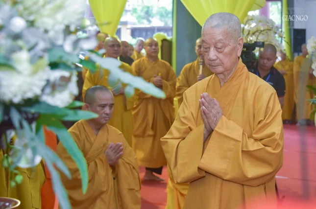 Đức Pháp chủ GHPGVN tưởng niệm người pháp lữ đồng hành