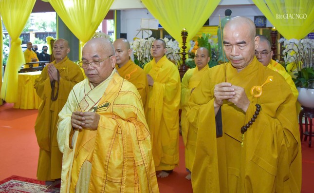 Chùa Vạn Phước - Q.11 dâng hương tưởng niệm Chùa Vạn Phước - Q.11 dâng hương tưởng niệm