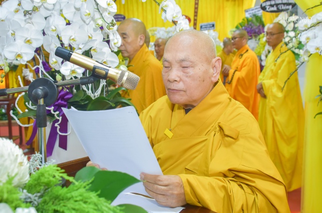 Trưởng lão Hòa thượng Thích Thiện Nhơn đọc lời tưởng niệm