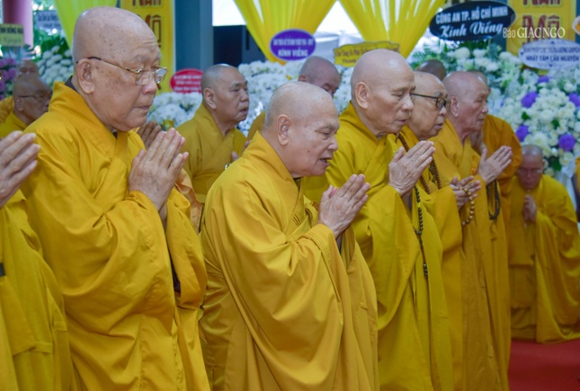 Thắp nén tâm hương tưởng niệm người pháp lữ đại thừa