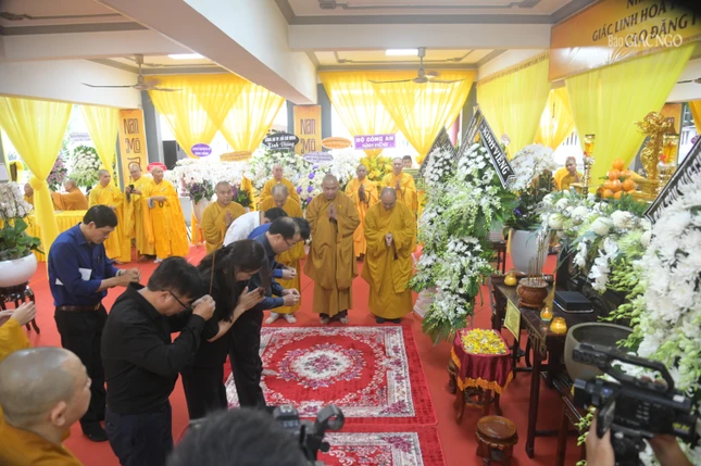 Thành kính tưởng niệm trước Giác linh Hòa thượng Thích Huệ Trí