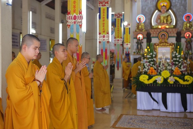 Chư Tăng tại trường hạ chùa Viên Minh - Văn phòng Ban Trị sự tỉnh Bến Tre
