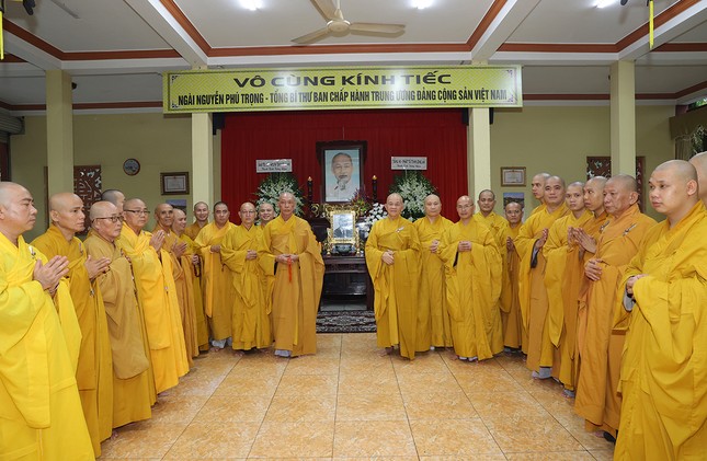 Ban Trị sự GHPGVN tỉnh Long An lưu niệm hình ảnh của Tổng Bí thư Nguyễn Phú Trọng