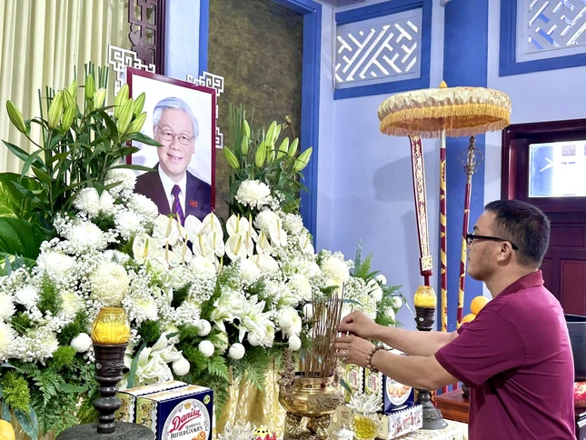 Phật tử TP.Vũng Tàu dâng hương tưởng niệm Phật tử TP.Vũng Tàu dâng hương tưởng niệm