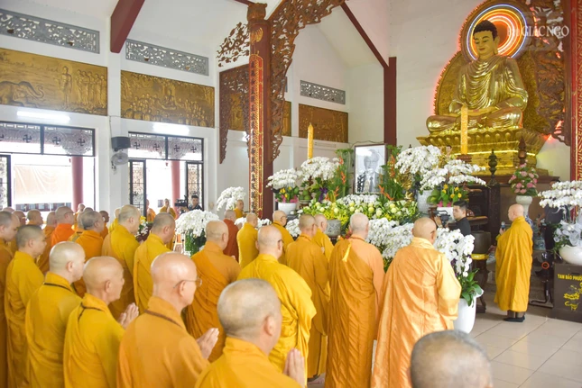 Lễ tưởng niệm tại chánh điện thiền viện Quảng Đức, Q.3, TP.HCM