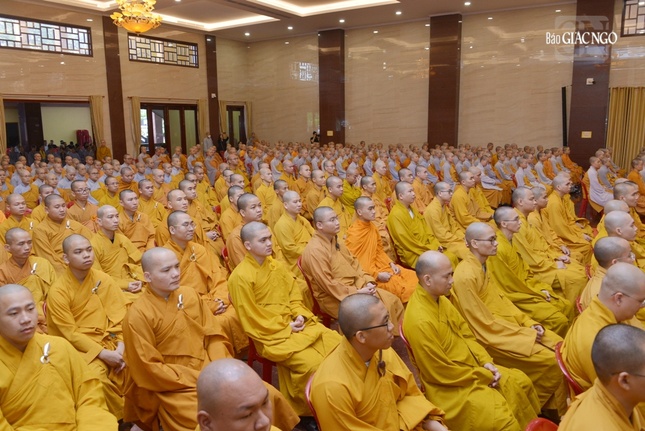 Chư tôn đức Ban Trị sự TP.HCM, Tăng Ni TP.HCM tham dự lễ tưởng niệm tại Trụ sở Ban Trị sự - Việt Nam Quốc Tự