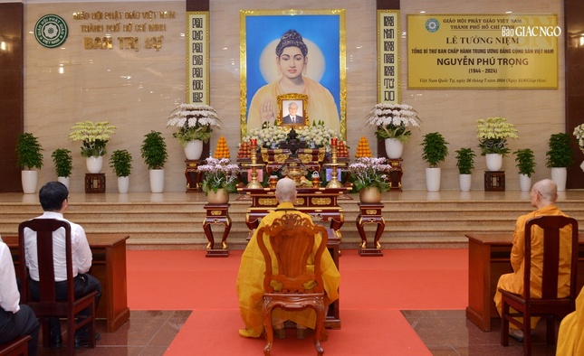 Đức Pháp chủ quang lâm Việt Nam Quốc Tự tham dự Lễ tưởng niệm Tổng Bí thư Nguyễn Phú Trọng; ngài nhận định: “Tổng Bí thư Nguyễn Phú Trọng là hoa hướng dương luôn nhìn về phía trước”