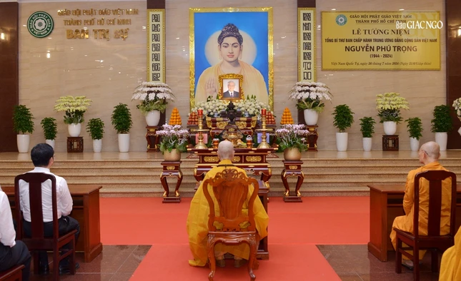 Đức Pháp chủ quang lâm Việt Nam Quốc Tự tham dự Lễ tưởng niệm Tổng Bí thư Nguyễn Phú Trọng; ngài nhận định: “Tổng Bí thư Nguyễn Phú Trọng là hoa hướng dương luôn nhìn về phía trước”