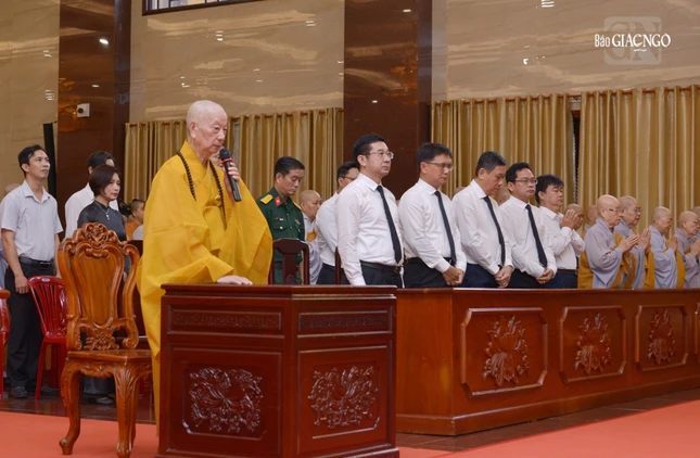 "Cầu nguyện anh linh ngài trở về hồn thiêng sông núi, gặp lại các vị tiền hiền, tiền bối hữu công để cùng phò hộ cho đất nước, nhân dân Việt Nam luôn được phú cường, thịnh vượng"