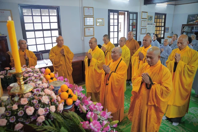 Ban Trị sự tỉnh dành phút nhập từ bi quán, nhất tâm tưởng niệm Anh linh Tổng Bí Thư Nguyễn Phú Trọng