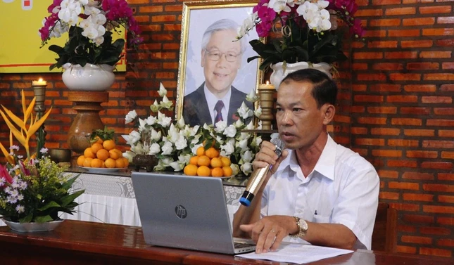Ông Nguyễn Minh Phụng thuyết trình chuyên đề: “Pháp luật về Tín ngưỡng, tôn giáo”