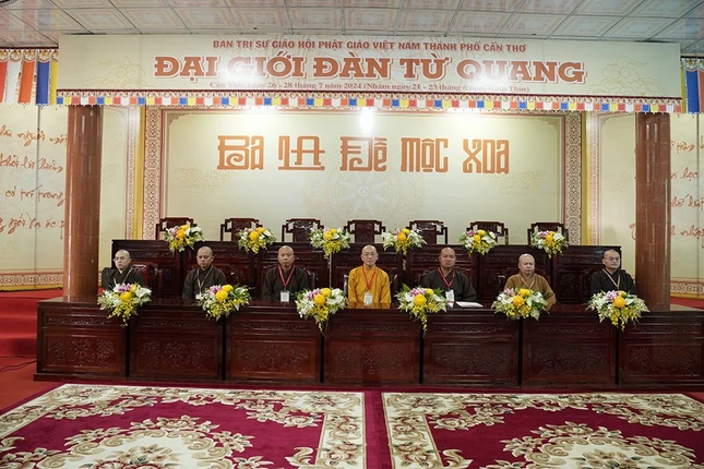 Chư tôn đức Ban Tổ chức Đại giới đàn Từ Quang