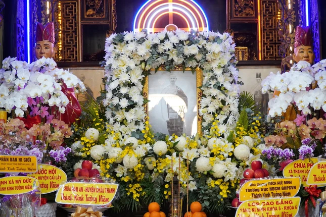 Di ảnh Hòa thượng Thích Minh Đàn nơi Tổ đường chùa Vĩnh Tràng Di ảnh Hòa thượng Thích Minh Đàn nơi Tổ đường chùa Vĩnh Tràng