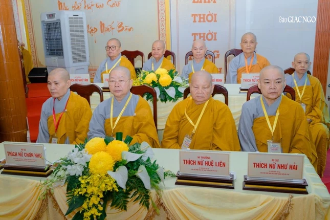 Chư vị giới sư Ni