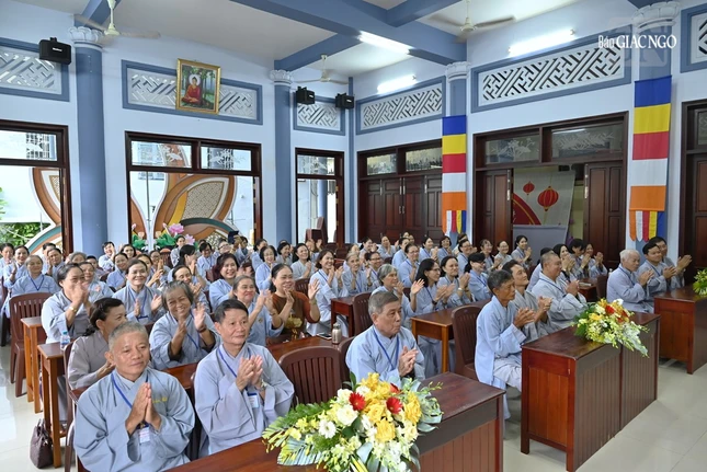 Học viên Lớp Lớp giáo lý Phật pháp căn bản niên khóa 2023-3024