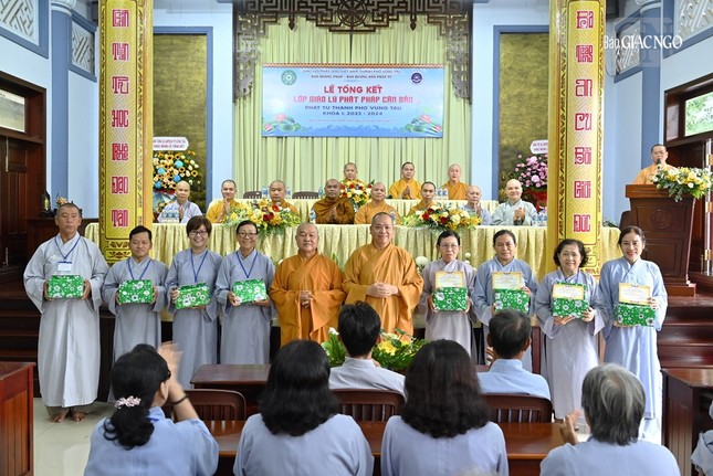 Trong ngày vui tổng kết khóa học