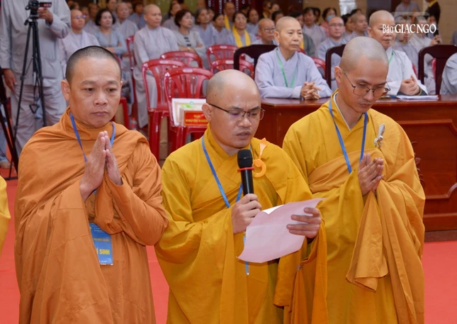 Đại diện các thí sinh phát biểu tri ân chư tôn đức Ban Trị sự, Ban Hoằng pháp GHPGVN TP.HCM...