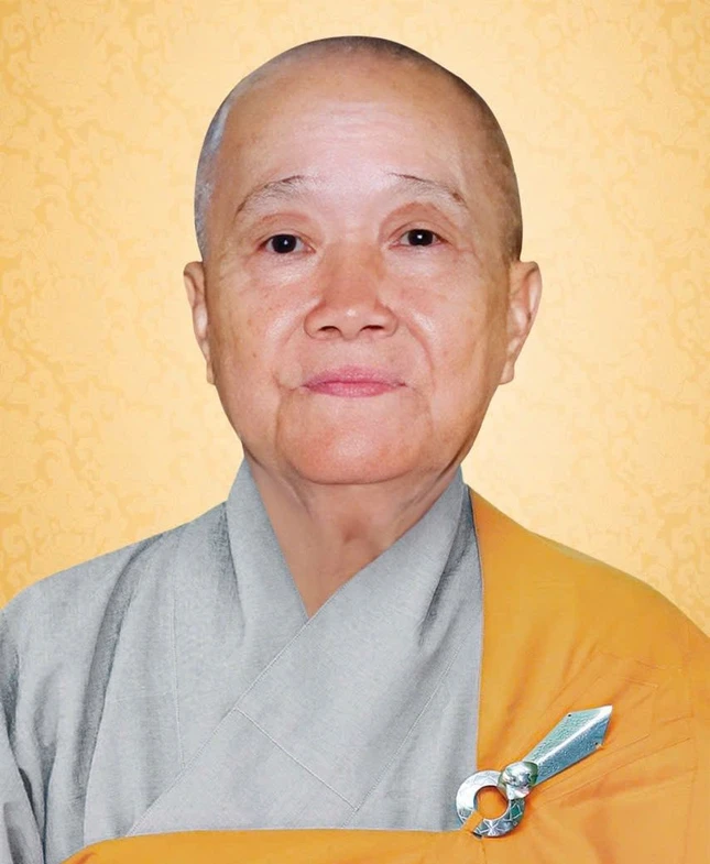Chân dung Ni trưởng Thích nữ Tắc Ngọc